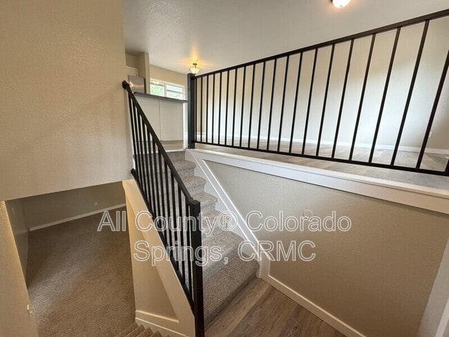 Building Photo - 1480 Hiawatha Dr
