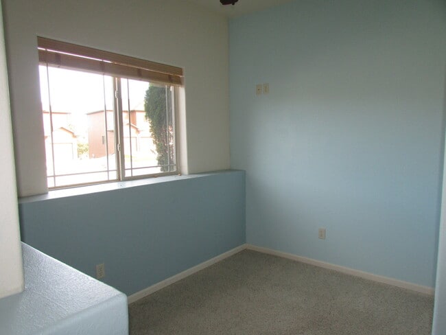 Building Photo - 3 BEDROOM | 3 BATH | DOUBLE CAR GARAGE | T...