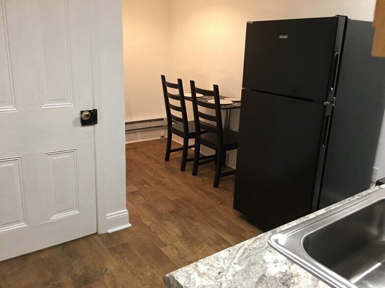 Building Photo - 1535 Sellers St