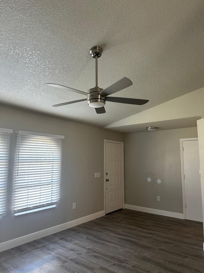 Building Photo - 790 Gillen Ave NW