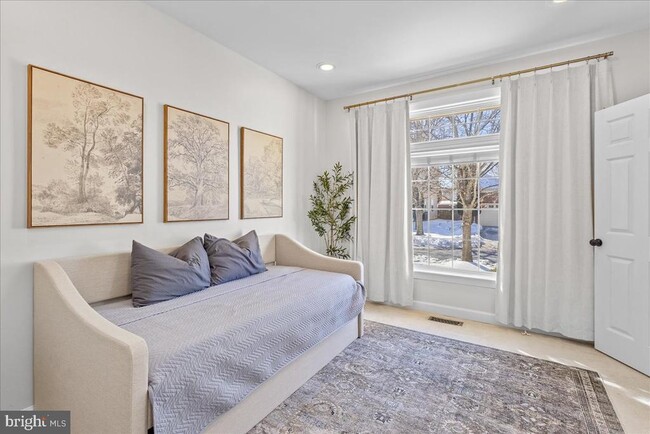 Building Photo - 2206 Green Ginger Cir