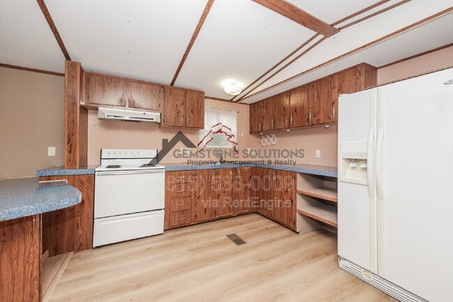 Building Photo - 5576 Hargrove Rd