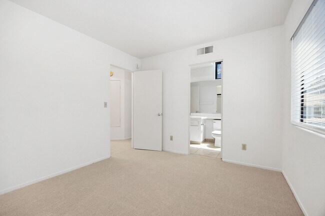 Building Photo - Private Back Yard with Expansive View of Tecolote Canyon!