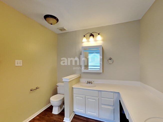 Building Photo - 30826 Trinket Dr