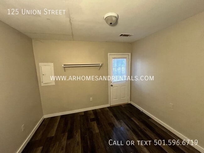 Building Photo - 125 Union St