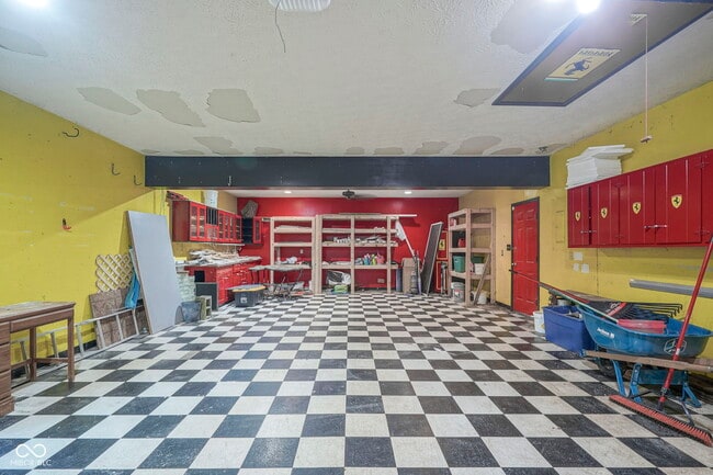 Building Photo - 858 Cedar Wood