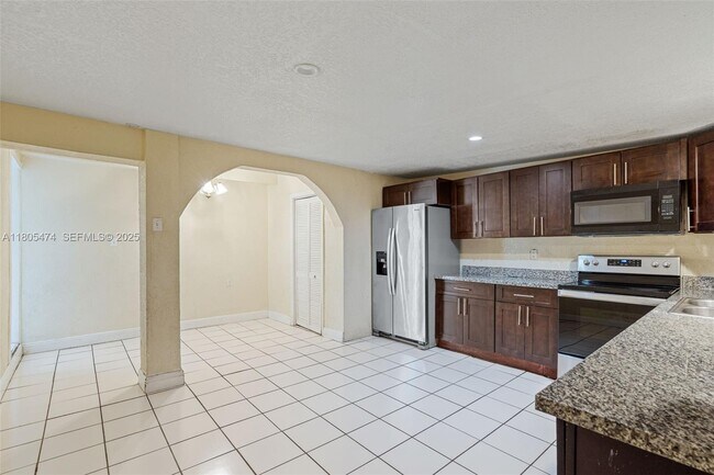 Building Photo - 820 Alabama Ave