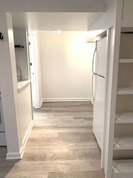 Hallway - 406 N Hamilton St