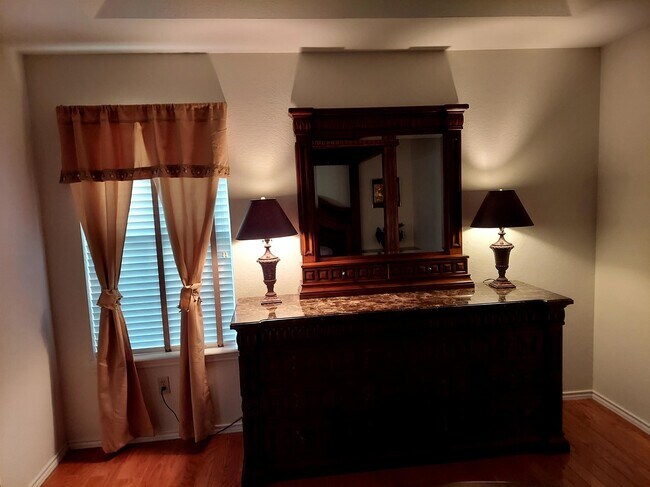 Building Photo - 1011 Topaz Trail