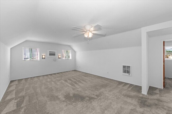 Building Photo - 9059 Carson St