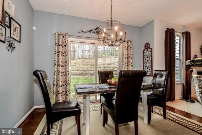 Building Photo - 3321 Eagle Ridge Dr