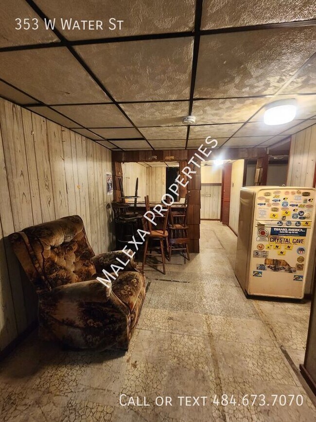 Building Photo - 3 Bedrooms, 1 car garage and finished rec ...
