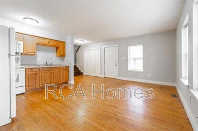 Building Photo - 1157 Villa Ave
