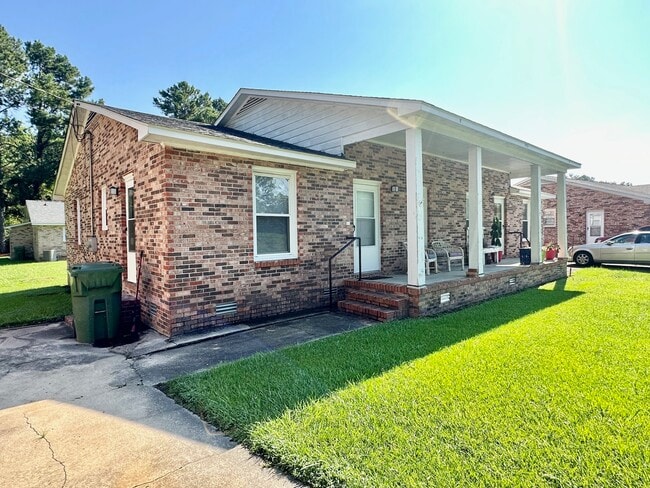 Building Photo - 1205 Furches Ave