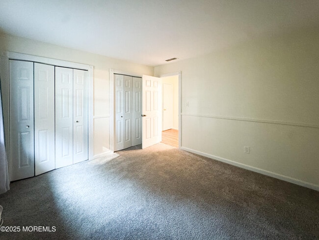 Building Photo - 438 Oak Knoll Dr