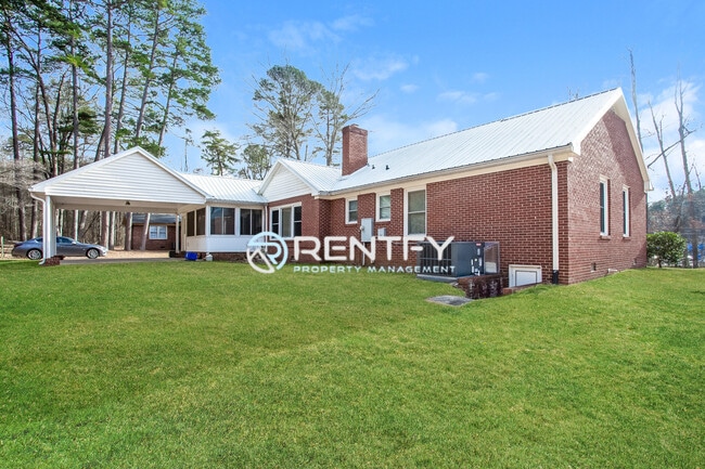 Building Photo - 606 Milford Hills Rd