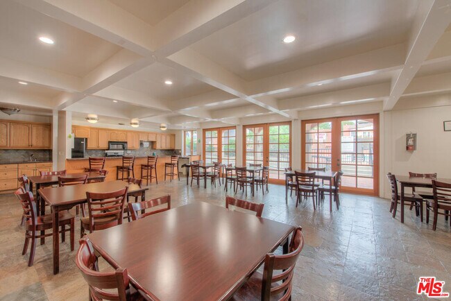 Building Photo - 6375 Green Valley Cir
