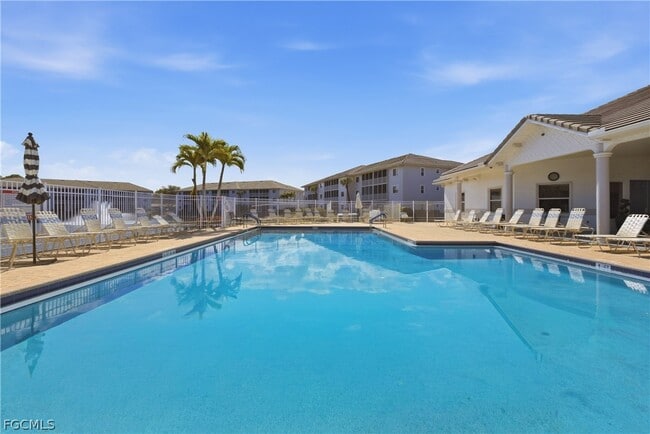 Building Photo - 7823 Regal Heron Cir