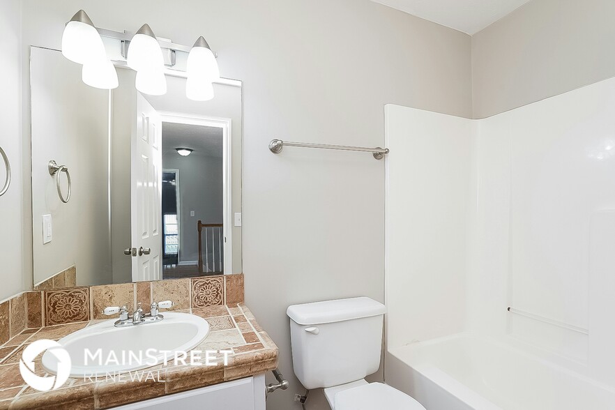 Building Photo - 736 Stone Hedge Dr