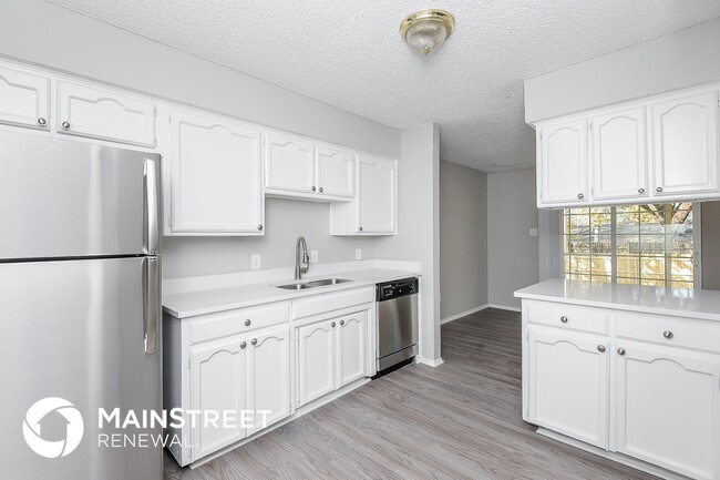 Building Photo - 3409 Pembroke Pl