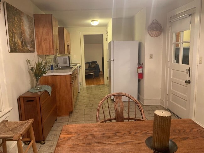 Building Photo - 3 Dion St