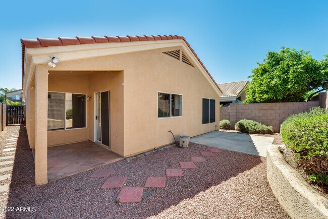 Building Photo - 3024 E Blackhawk Dr