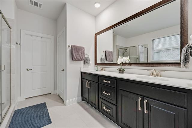 Building Photo - 1313 Benavites Dr