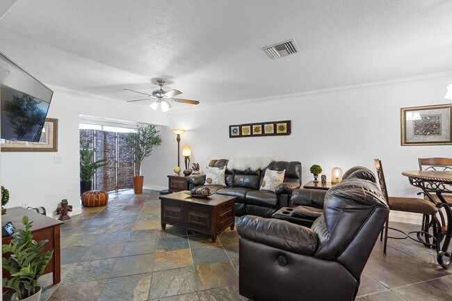Building Photo - 104 Madrid Dr