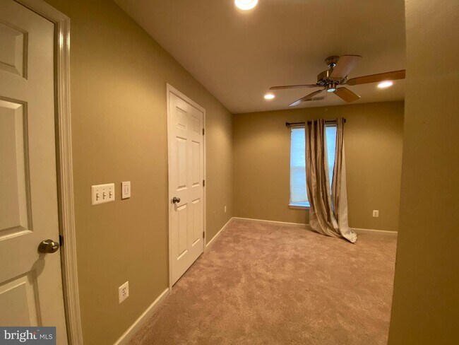 Building Photo - 18261 Camdenhurst Dr