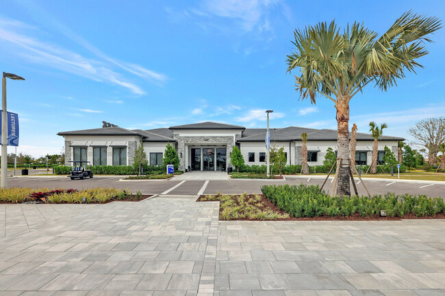 Building Photo - 12611 SW Manatee Marsh Ter