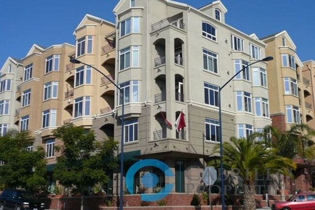 Building Photo - 2400 5th Ave