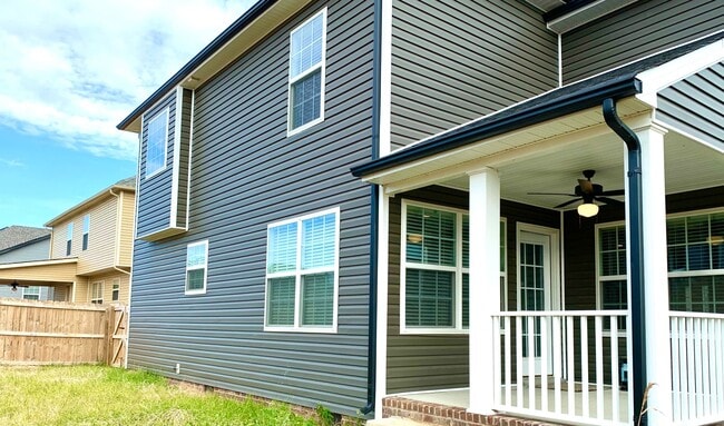 Building Photo - 712 Banister Dr