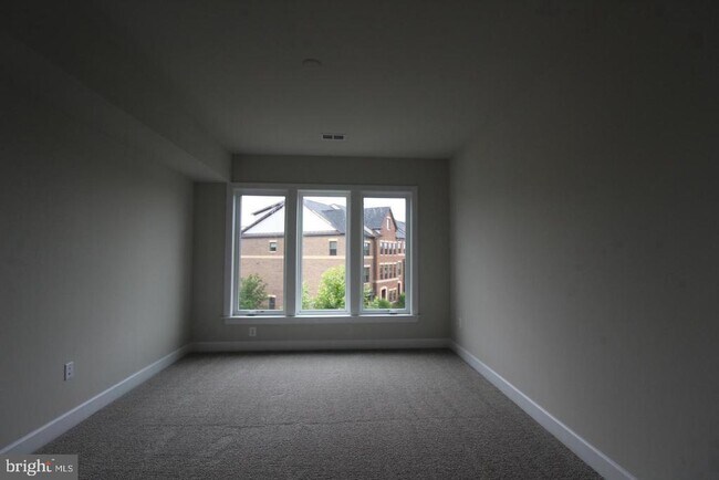 Building Photo - 22466 Foundation Dr