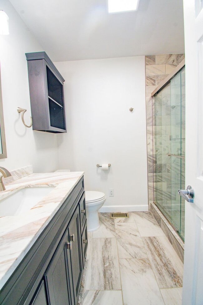 Building Photo - Available 3/27/26 - Charming Haymount 3 Bedroom 2 Bathroom Home- Pets Okay