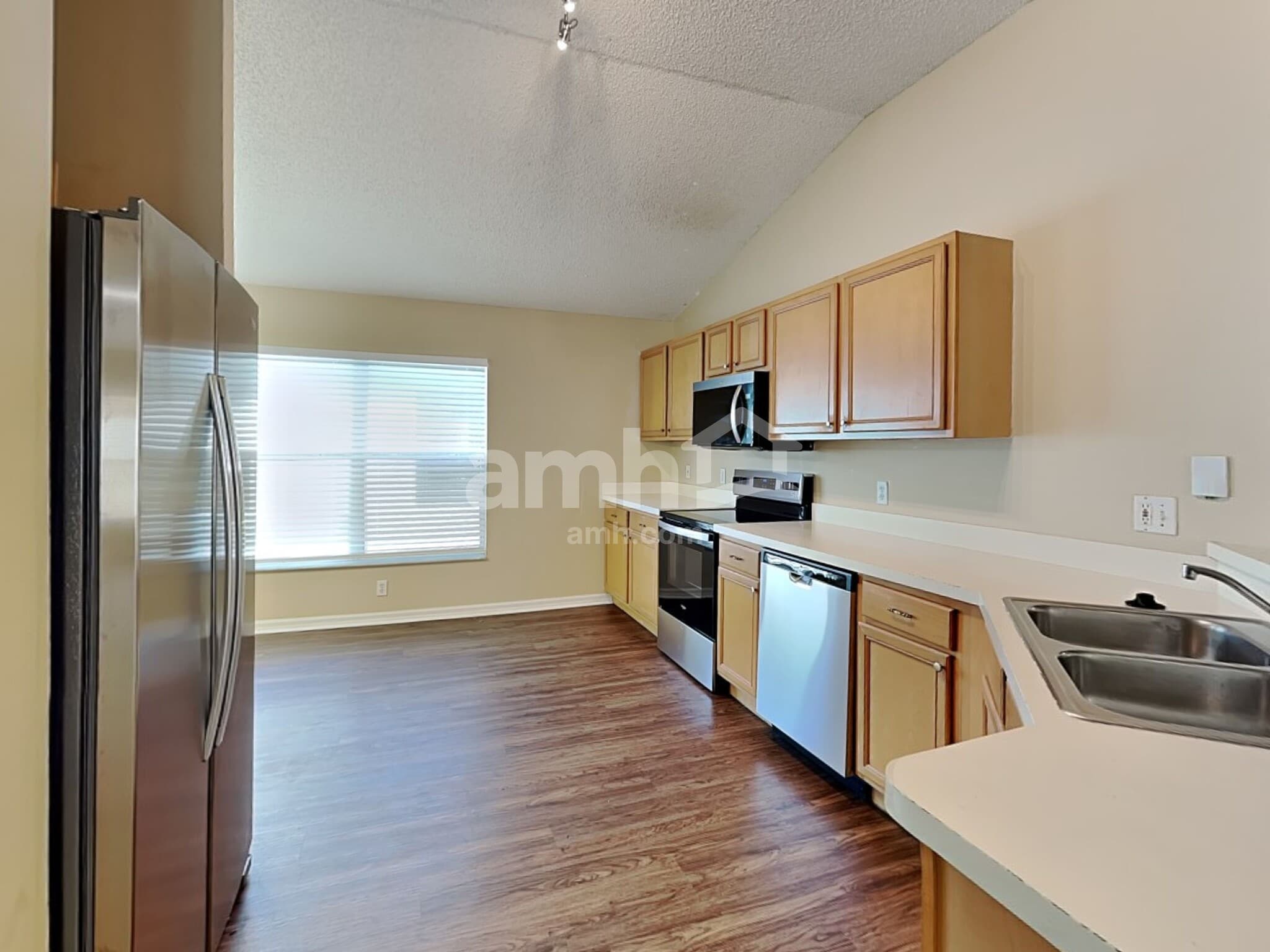 Building Photo - 875 Sedgewood Cir