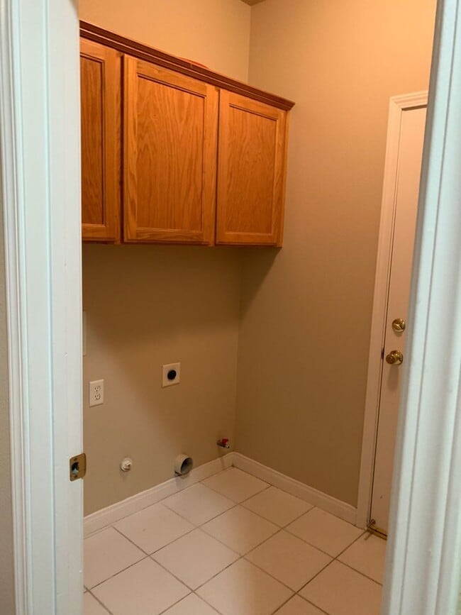 Building Photo - Beautiful 4 bed home in Northwest Bakersfi...