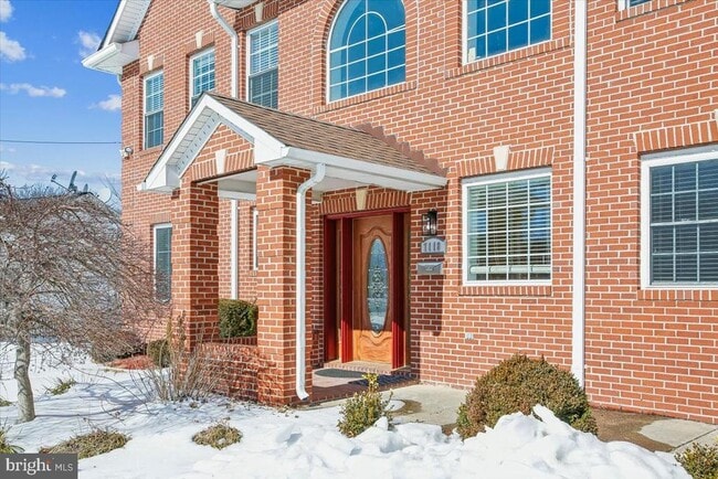 Building Photo - 7118 Vermillion Pl