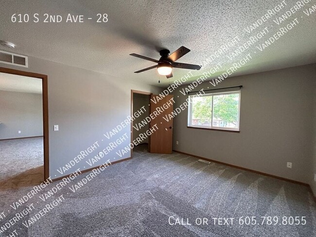 Building Photo - 610 S 2nd Ave