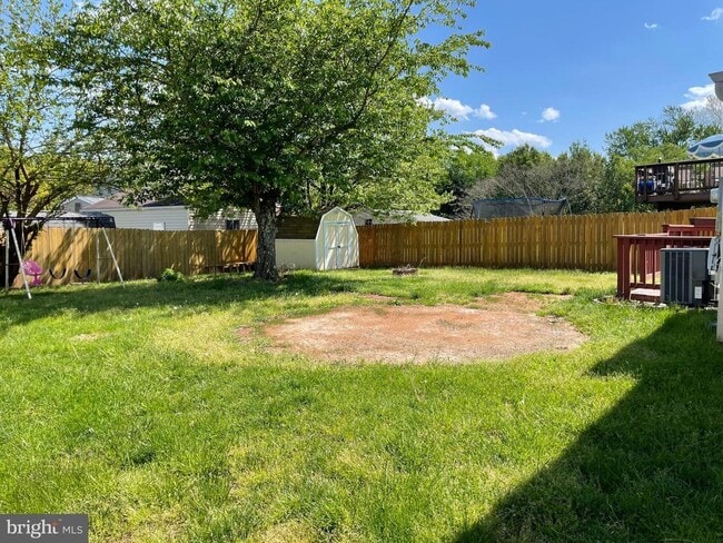 Building Photo - 5823 Riverside Dr