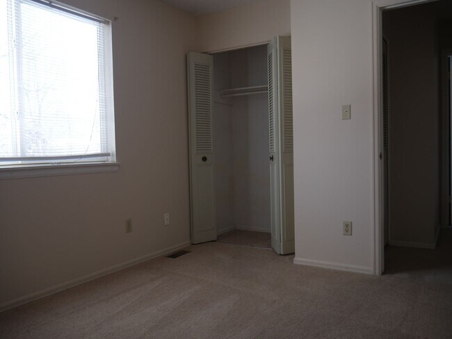 Building Photo - 2524 Garden Way