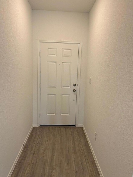 Building Photo - 125 Sormonne Lp