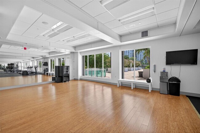 Building Photo - 2851 NE 183rd St