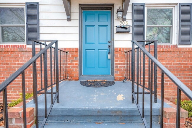 Building Photo - 908 N 38th St