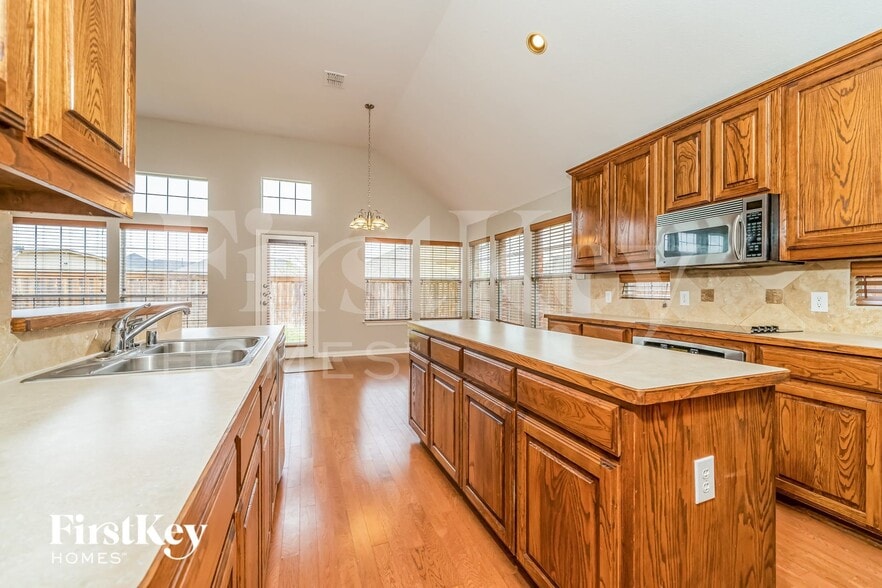 Building Photo - 4301 Palmer Dr
