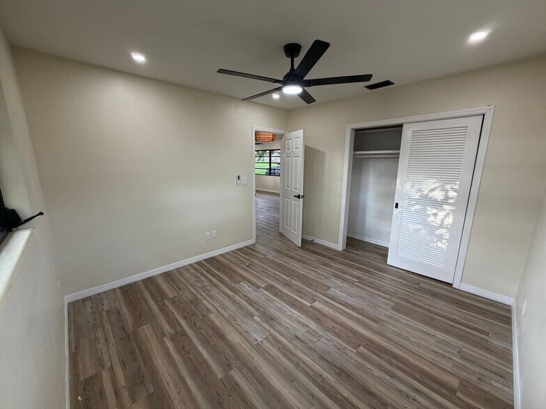 Building Photo - 1418 Dexter Dr