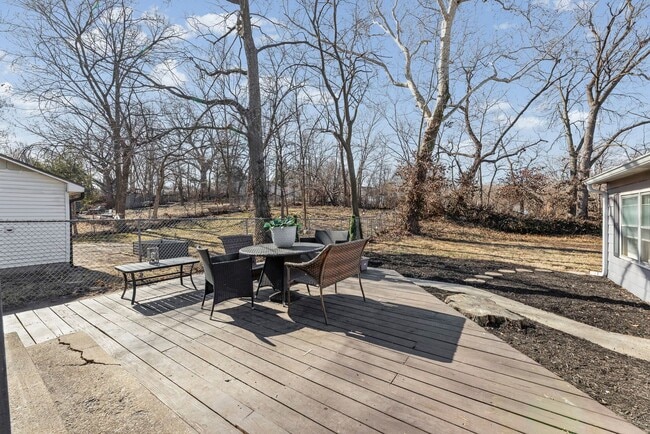 Building Photo - Tiehen Realty - Booth