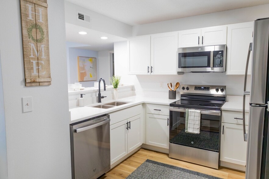 Interior Photo - Elevate Apartments at Hawkeye - Student Housing