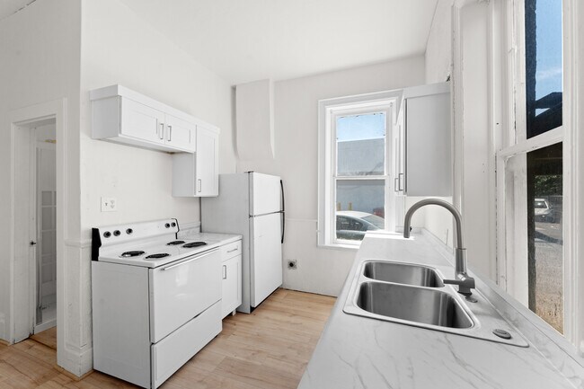 Building Photo - 4800 Holdings LLC