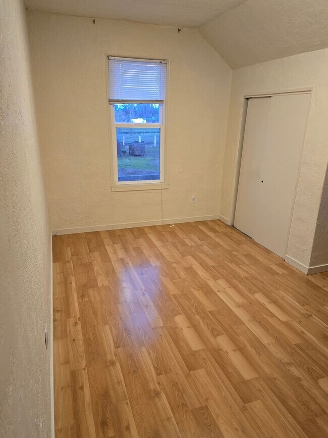 Building Photo - MY2435