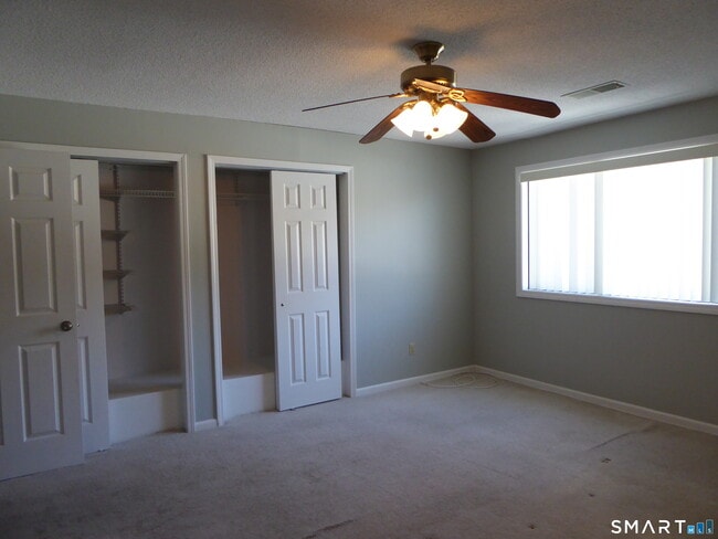 Building Photo - 140 Thompson St